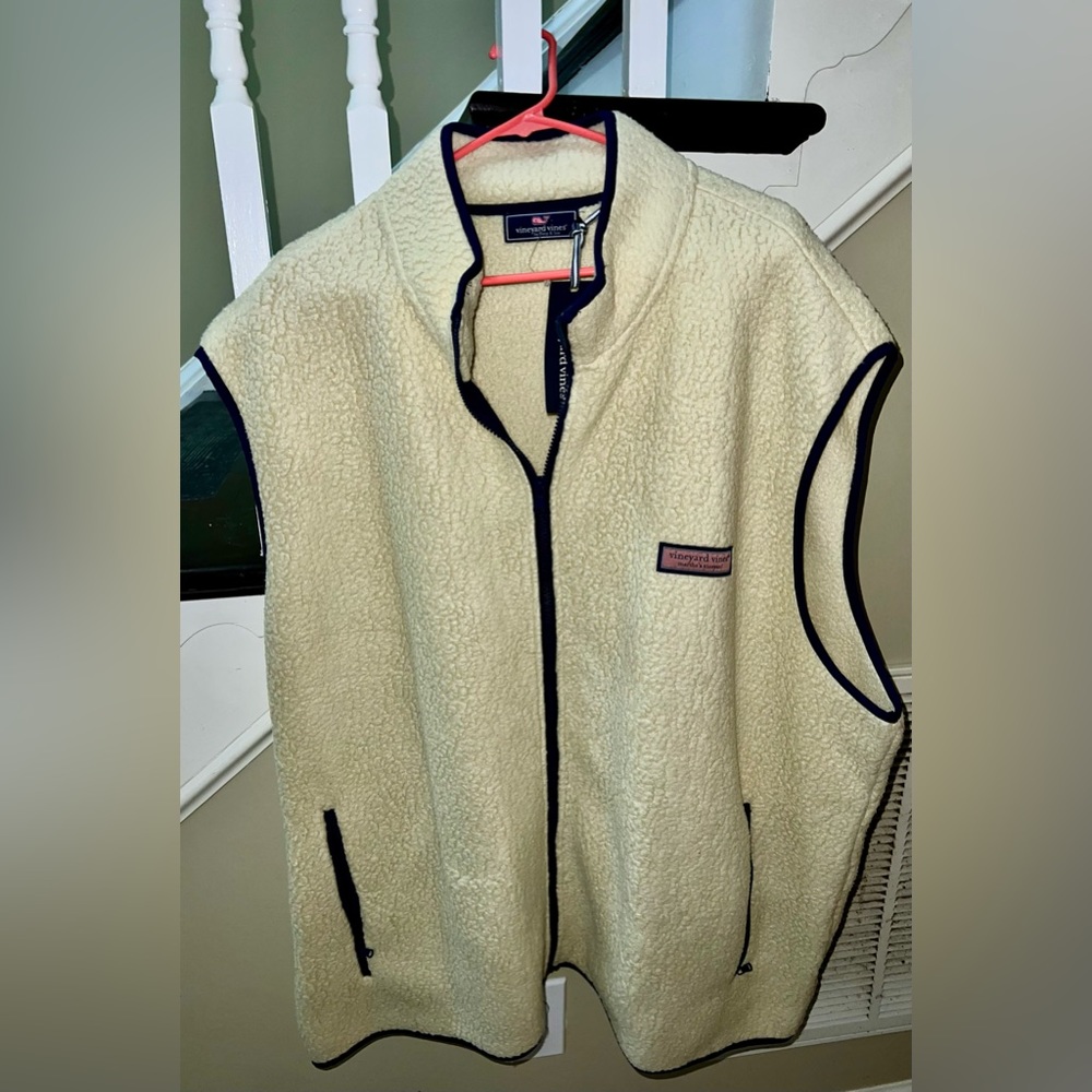 Vineyard Vines ‘Sherpa camel’ vest